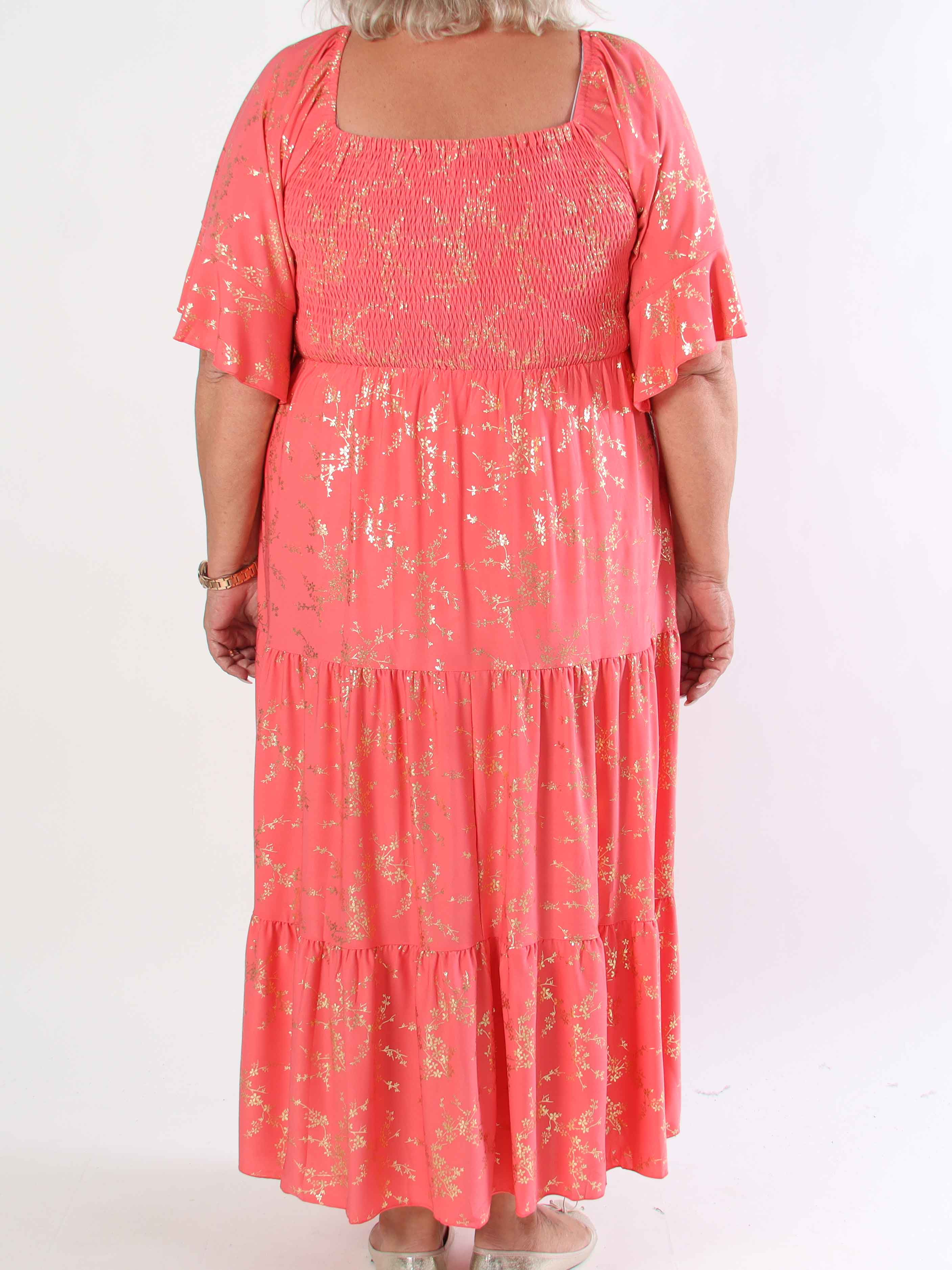 Elna Gold - Ensfarvet plus size kjole med smock og guld print